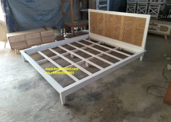 Harga tempat tidur kayu ukuran 120x200