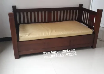 kursi teras kayu panjang